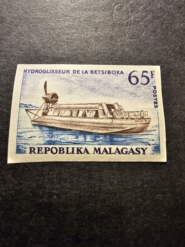 Francobollo francia madagascar - francia,